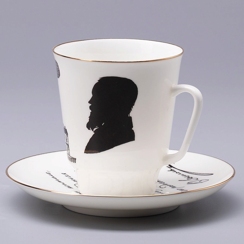 Изображение товара ИМПЕРАТОРСКИЙ ФАРФОРОВЫЙ ЗАВОД Чашка с блюдцем кофейная "Русские писатели. Достоевский", 1 шт.
