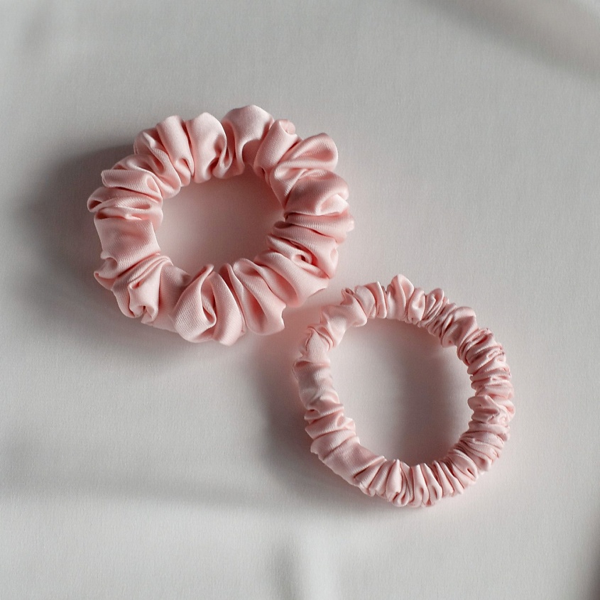 Изображение товара Набор из 2 шелковых резинок для волос средняя и узкая 8 HORAS OF SILK Pink