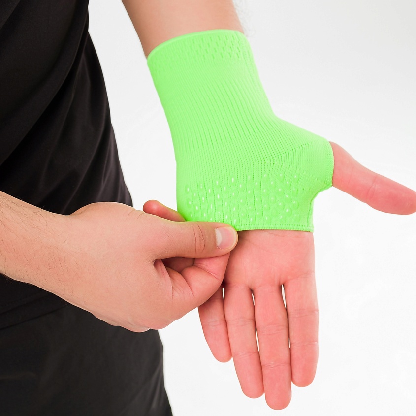 Изображение товара Напульсник HABIC эластичный трикотажный для левой руки размер 6 зеленый