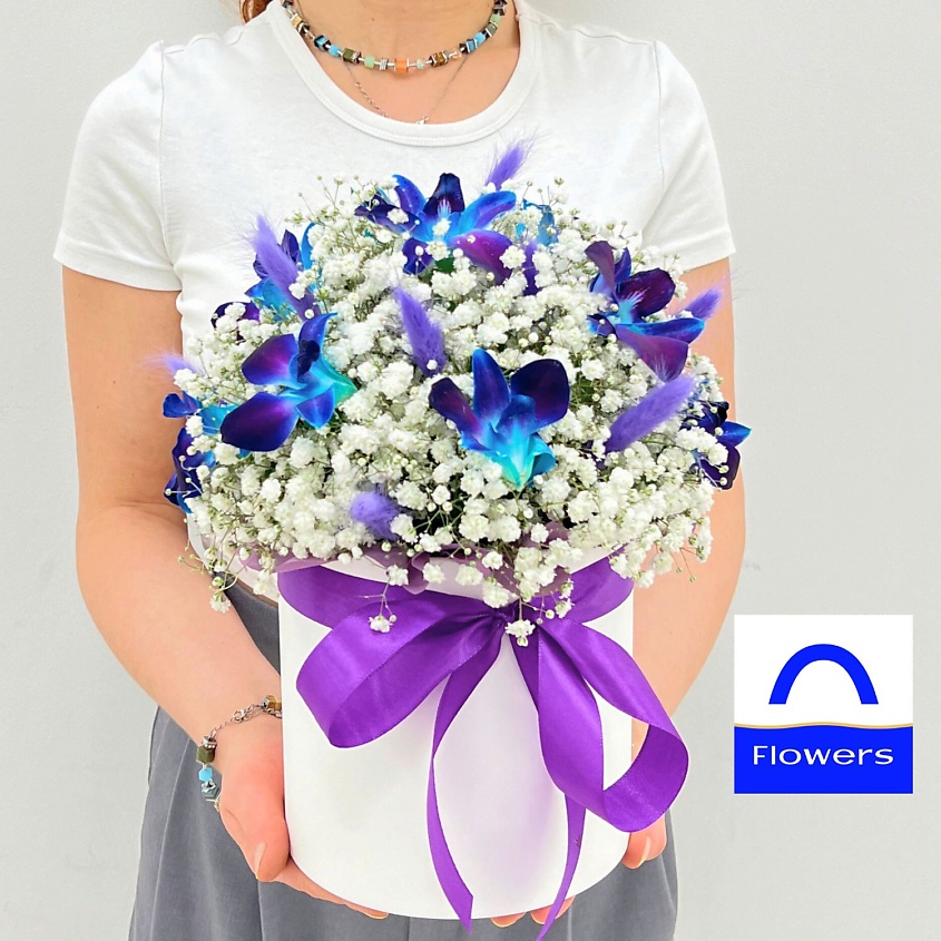 Изображение товара ЛЭТУАЛЬ FLOWERS Букет из гипсофил и космических орхидей в шляпной коробке Сонет, Белый