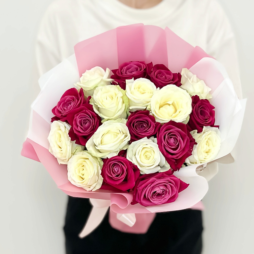 Изображение товара ЛЭТУАЛЬ FLOWERS Букет из белых и розовых роз Шангрила 19 шт, 1 шт.