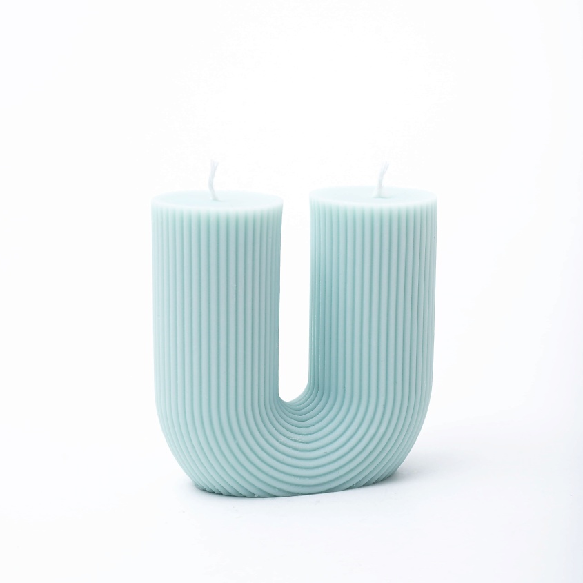 Изображение товара Декоративная интерьерная свеча ручной работы голубой цвет 1 шт