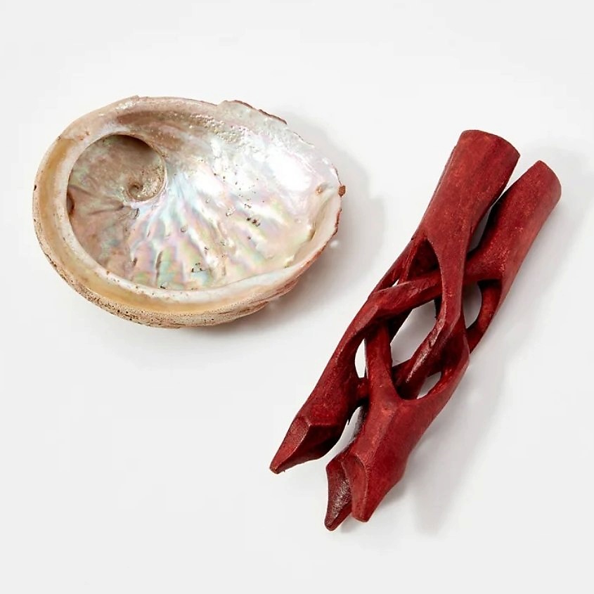 Изображение товара Морская раковина на деревянной подставке для благовоний и украшений