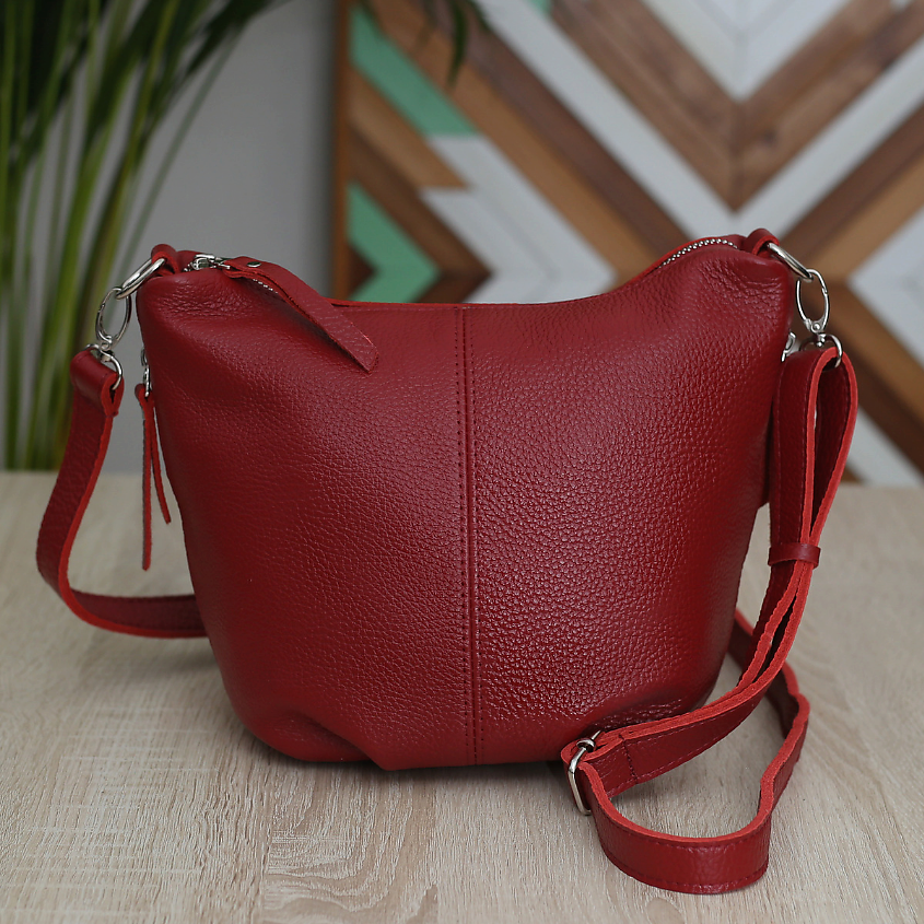 Изображение товара Кожаная сумка кросс-боди AKTORRIS из натуральной кожи красного цвета для женщин