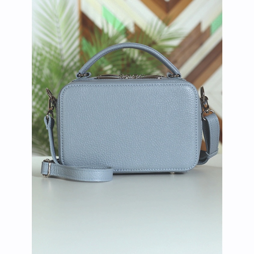 Изображение товара Женская кожаная сумка через плечо AKTORRIS из натуральной кожи голубая