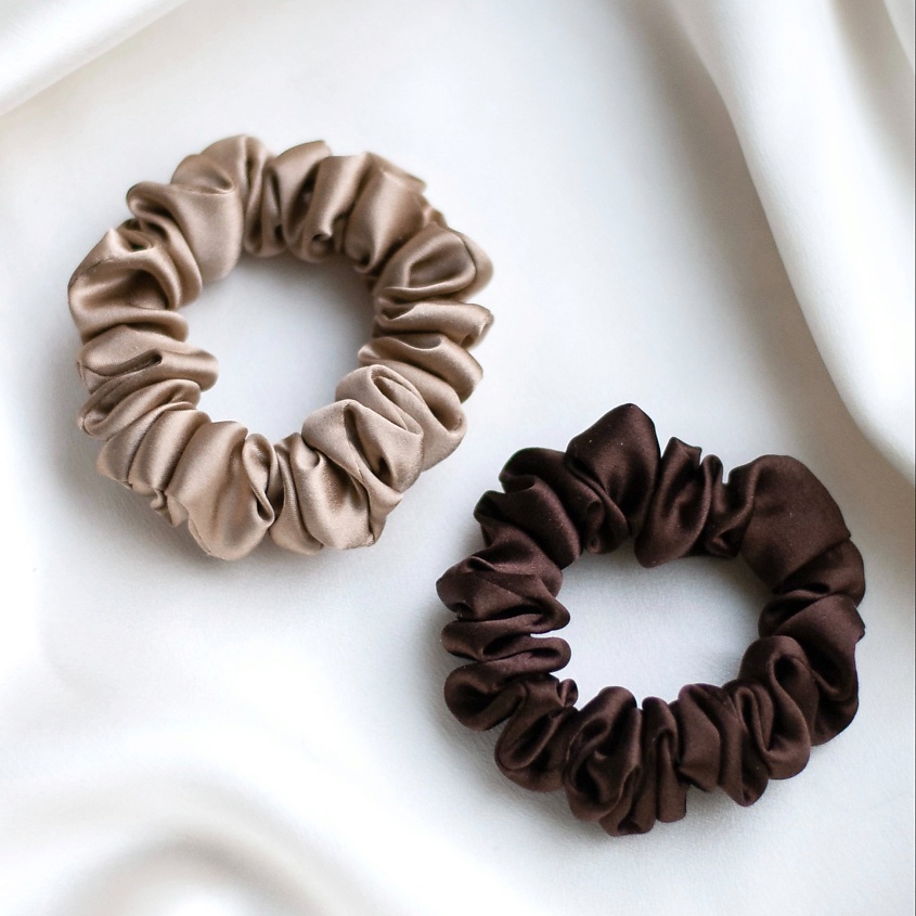 Изображение товара Набор из 2 шелковых резинок для волос 8 HORAS OF SILK Latte, Chocolate