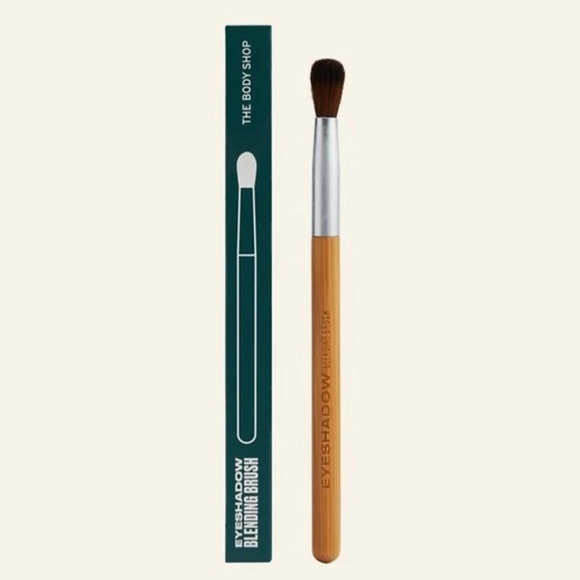 Изображение товара THE BODY SHOP Кисть для растушевки теней Eyeshadow Blending Brush, цвет: Коричневый, 1 шт.