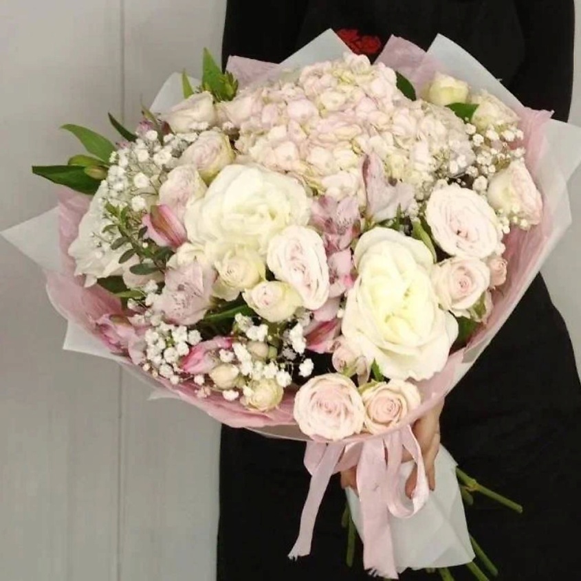 Изображение товара Букет живых цветов VORNIKOV BOUQUETS Искушение с гортензией