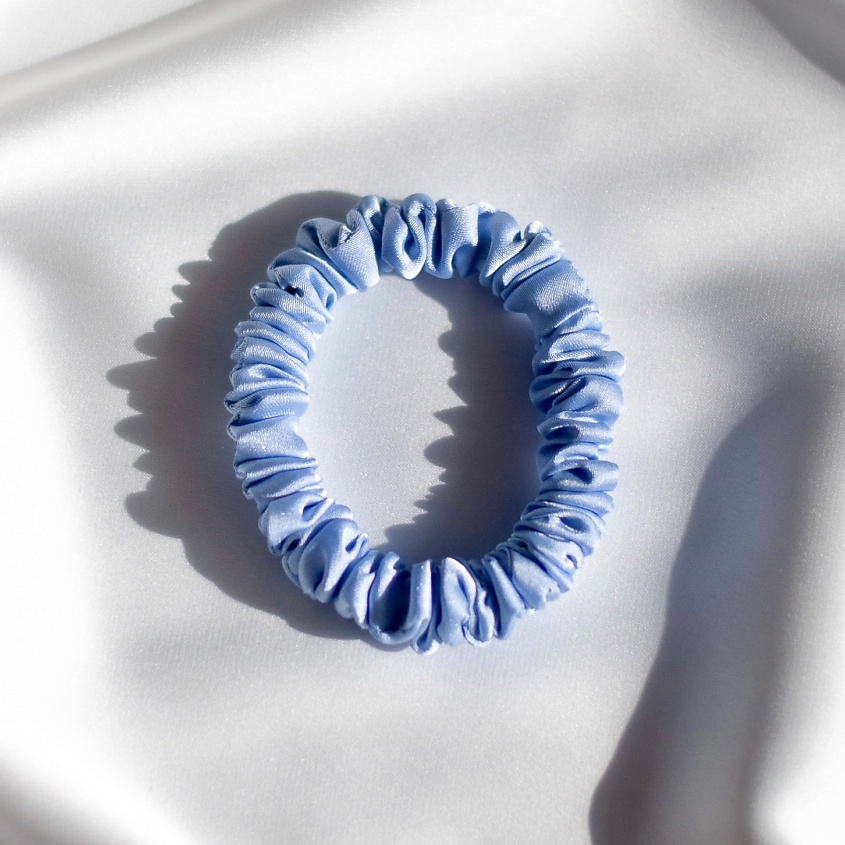 Изображение товара Узкая резинка для волос из искусственного шелка 8 HORAS OF SILK Sky