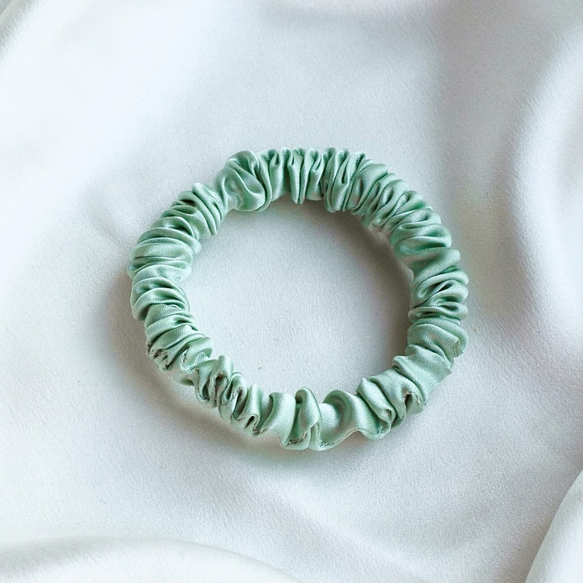 Изображение товара Натуральная шелковая узкая резинка для волос Pistachio 8 HORAS of Silk