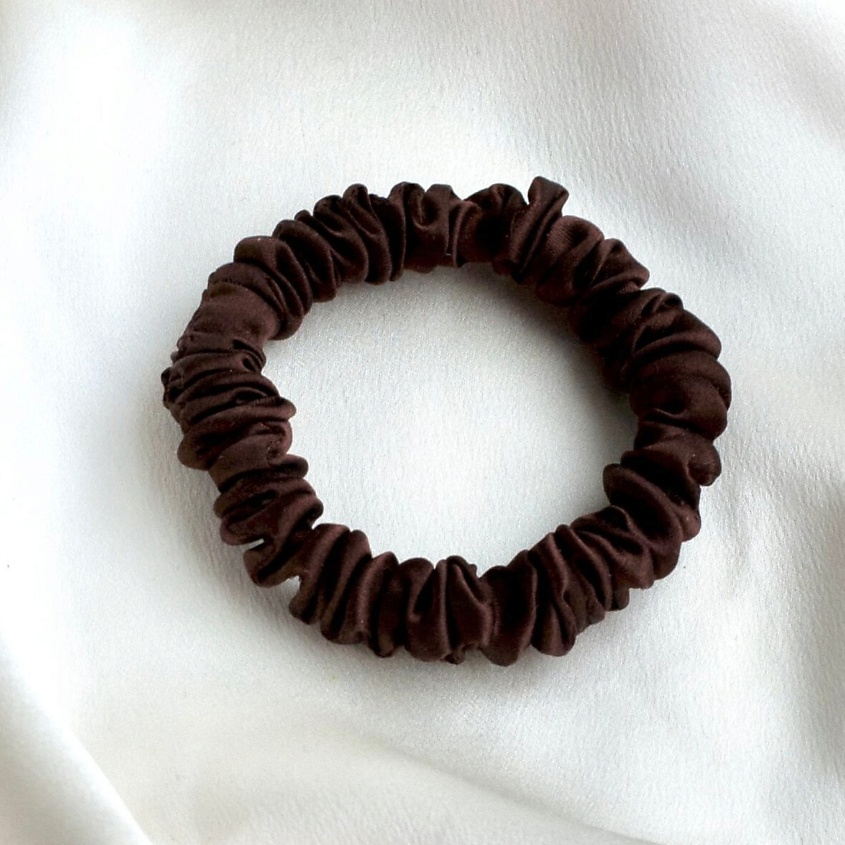 Изображение товара Узкая натуральная шелковая резинка для волос 8 HORAS of silk Chocolate