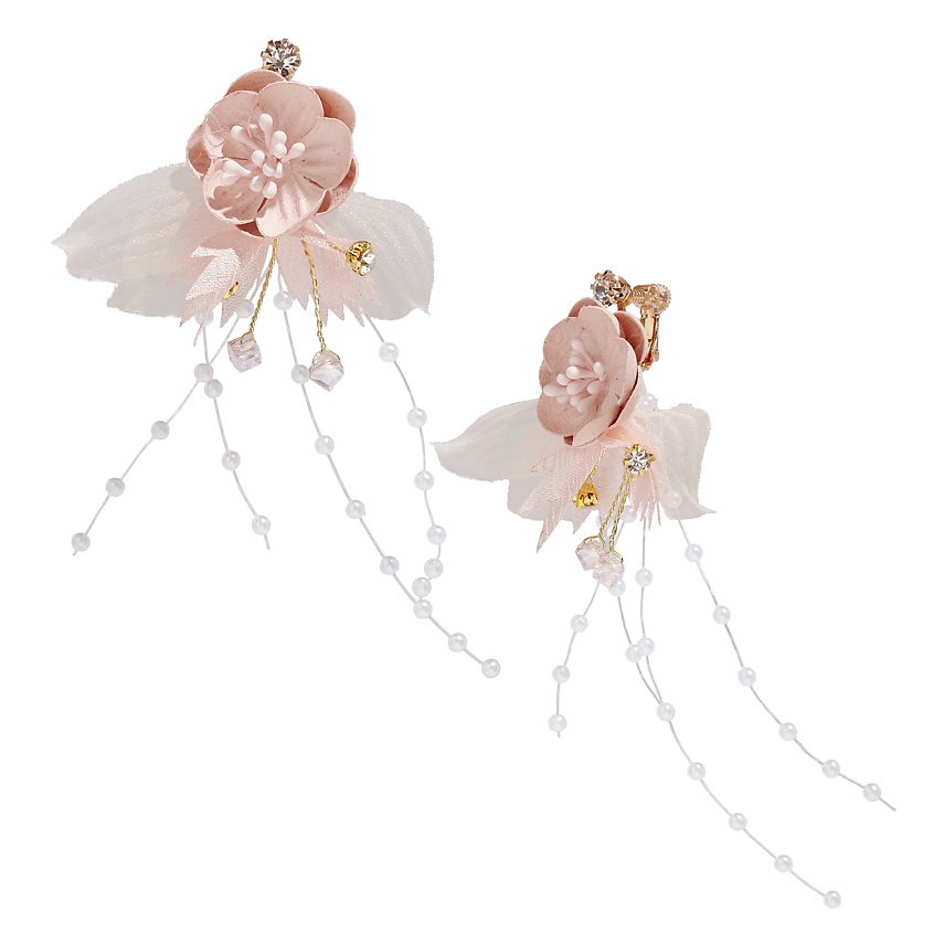 Изображение товара Серьги-клипсы Гoрный цветок от NOTHING BUT LOVE с тканевым декором и камнями