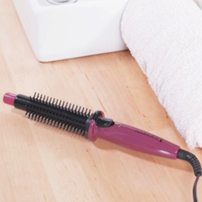 Изображение товара REMINGTON Паровой стайлер Remington CB4N Flexibrush Steam, Керамическое покрытие для равномерного нагрева ,Ненагревающийся наконечник ,Возможность завивать волосы, Функция пара для удобной укладки, легко наполняемый резервуар для воды