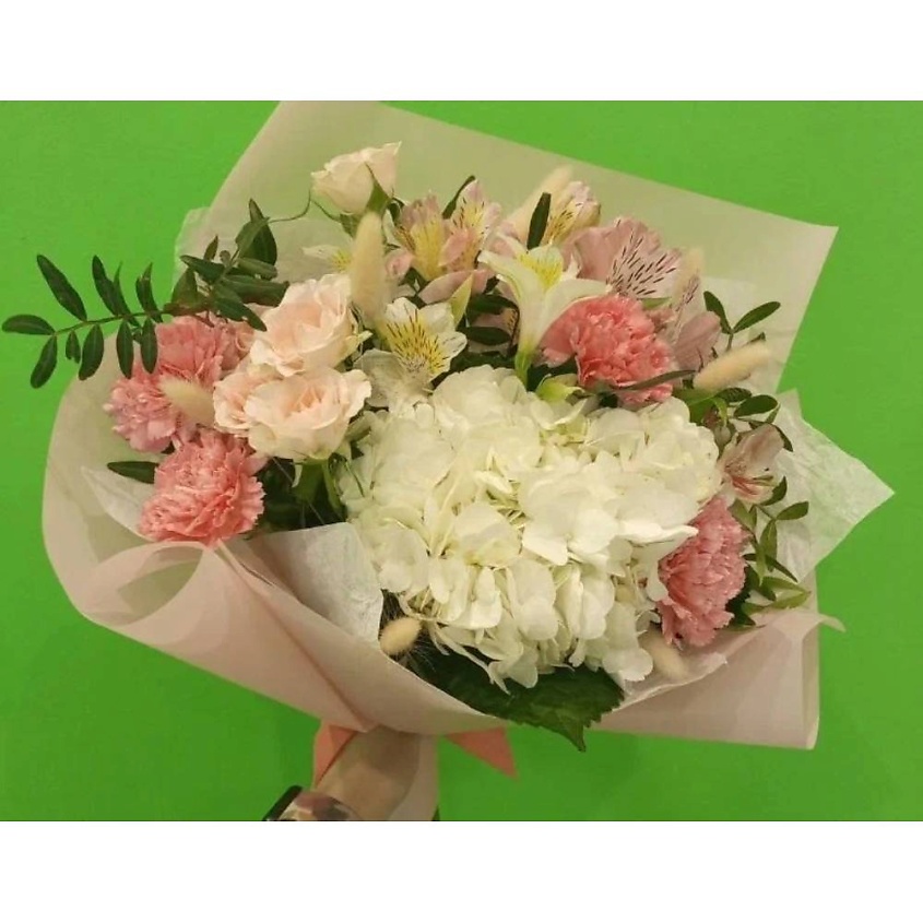 Изображение товара VORNIKOV BOUQUETS Букет с гортензией Кружевное облако, Гортензия (1 шт.), альстромерия (3 шт.), диантус (4 шт.), роза кустовая (1 шт.), лагурус (7 шт.), писташ (1 шт.), упаковка дизайнерская (1 шт.), средство для продления жизни цветов и инструк