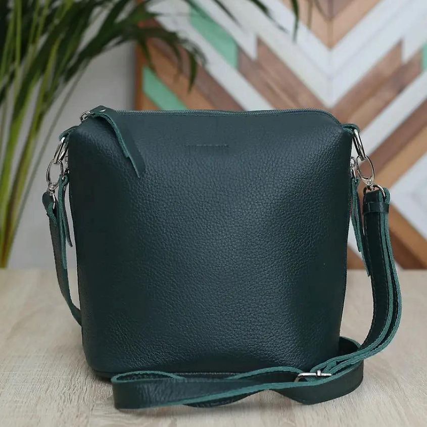 Изображение товара Стильная женская сумка кросс-боди из натуральной кожи AKTORRIS