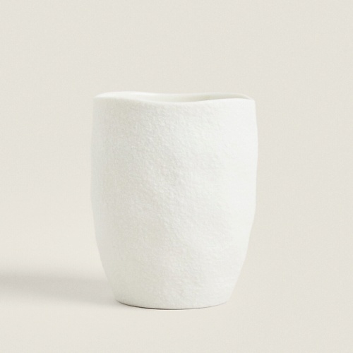

ZARA HOME Стакан для зубных щеток из керамики с рельефным узором., Стакан для зубных щеток из керамики с рельефным узором.