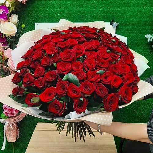 РОЗЫ УРАЛА Букет из 101 бордовой роза 22590₽