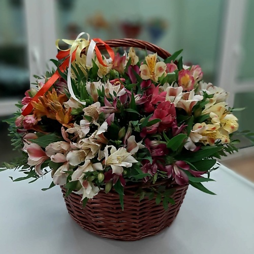 РОЗЫ УРАЛА Корзинка разноцветных альстромерий 11990₽