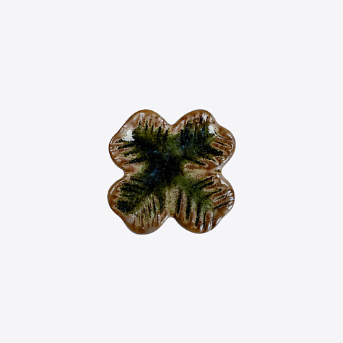 

LA PALME ARTISAN CERAMICA Брошь-значок из керамики Клевер, Брошь-значок из керамики Клевер