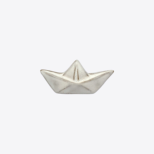 фото La palme artisan ceramica брошь-значок из керамики оригами кораблик снежный б