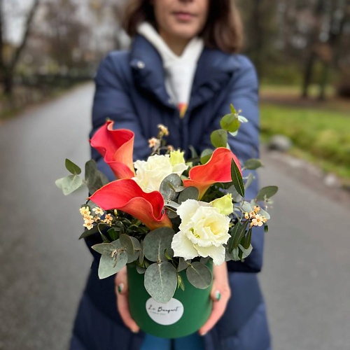 

LE BOUQUET Букет из калл эустомы и эвкалипта, Букет из калл эустомы и эвкалипта
