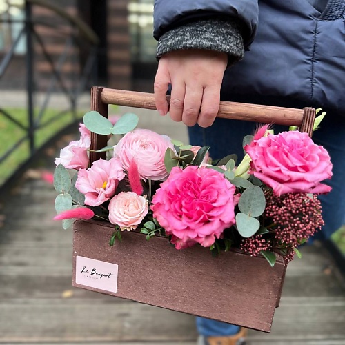 LE BOUQUET Ранункулюсы с пионовидными розами и эустомой