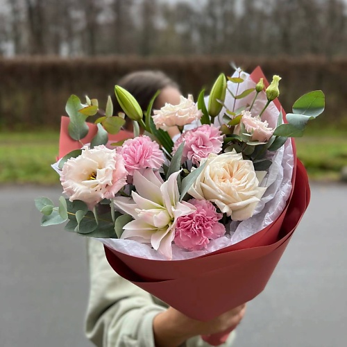 

LE BOUQUET Букет для мамы из лилии лизиантусов диантусов и роз, Букет для мамы из лилии лизиантусов диантусов и роз