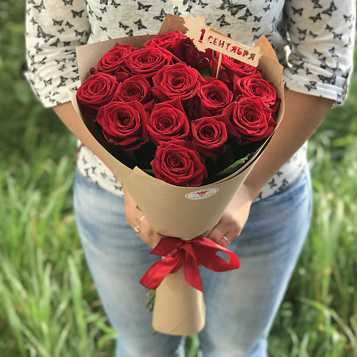 

FLORPRO 15 красных роз на 1 сентября, 15 красных роз на 1 сентября