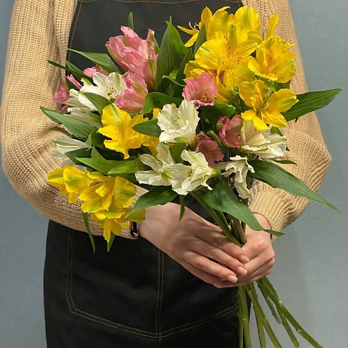 

АЗАЛИЯ FLOWER PUB Букет микс из 7 Альстромерий, Букет микс из 7 Альстромерий