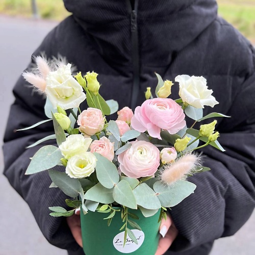 LE BOUQUET Букет лютиков ранункулюсов с эустомой 4800₽
