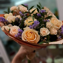 Букет цветов "Кремовый комплимент"