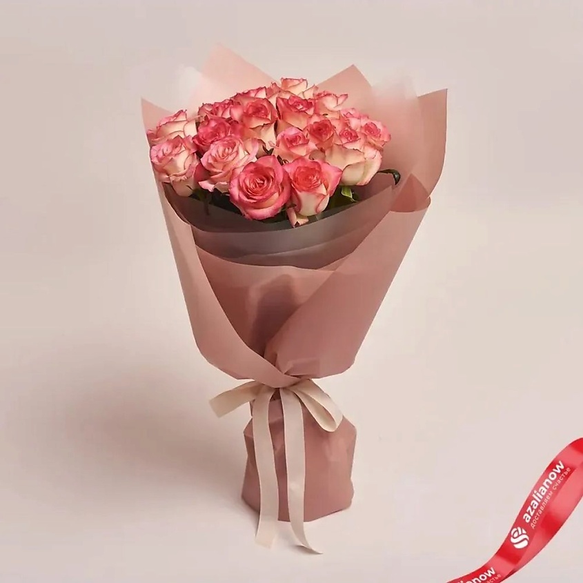 Изображение товара AZALIANOW ЦВЕТЫ. ПОДАРКИ. ДЕКОР Букет из 19 розовых роз 50 см, Букеты и композиции из живых цветов могут на несколько тонов отличаться от изображений. Часть цвета искажается в зависимости от настроек экрана.