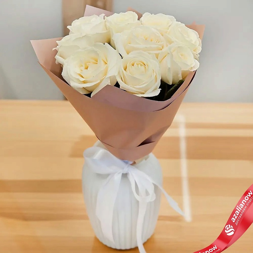 Изображение товара Букет из 9 белых роз 40 см аксессуар стильный подарок для любого случая