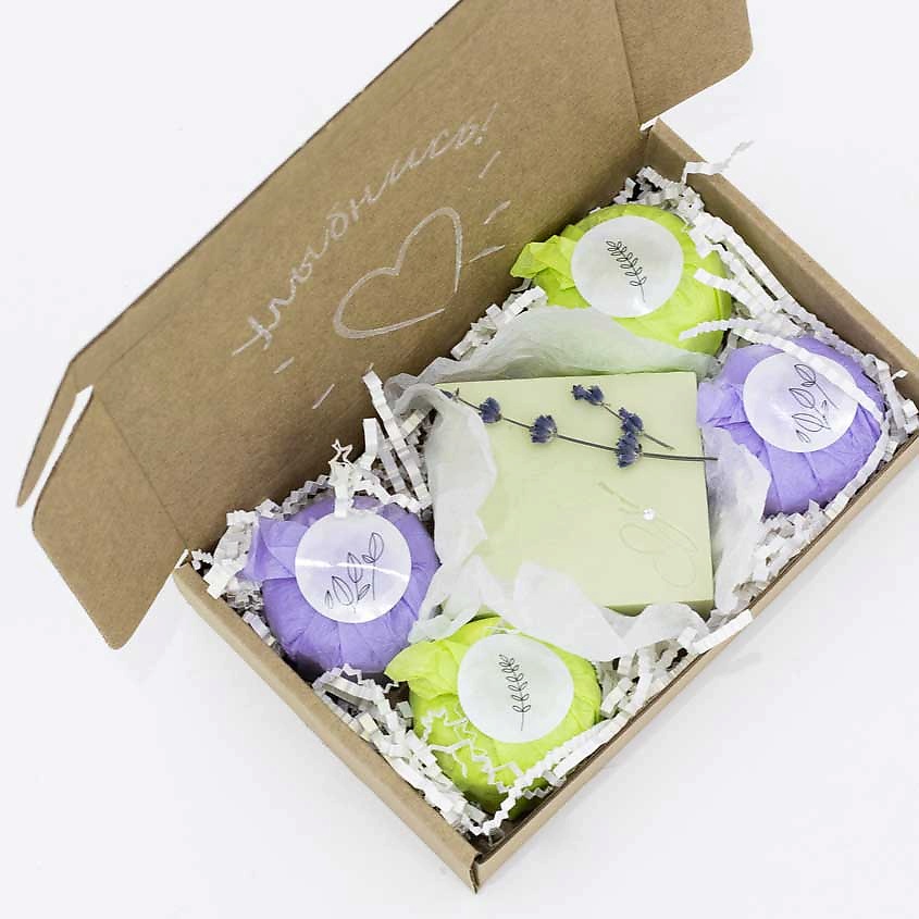 Изображение товара Подарочный набор женский Лавандовые поля с мылом и бомбочками для ванны