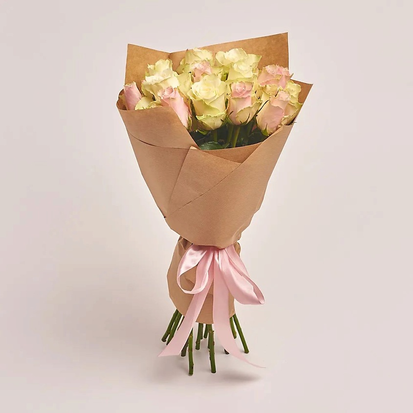 Изображение товара AZALIANOW ЦВЕТЫ. ПОДАРКИ. ДЕКОР Букет из 15 роз микс, Букеты и композиции из живых цветов могут на несколько тонов отличаться от изображений. Часть цвета искажается в зависимости от настроек экрана.