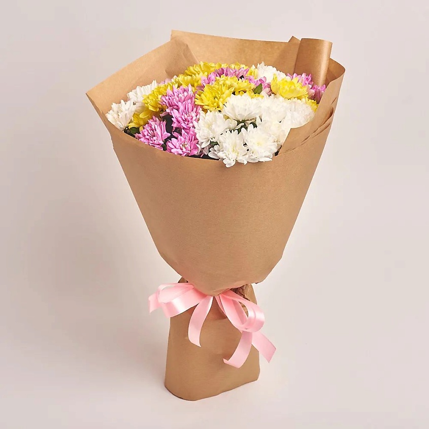 Изображение товара AZALIANOW ЦВЕТЫ. ПОДАРКИ. ДЕКОР Букет из 15 разноцветных кустовых хризантем в крафте, Букеты и композиции из живых цветов могут на несколько тонов отличаться от изображений. Часть цвета искажается в зависимости от настроек экрана.