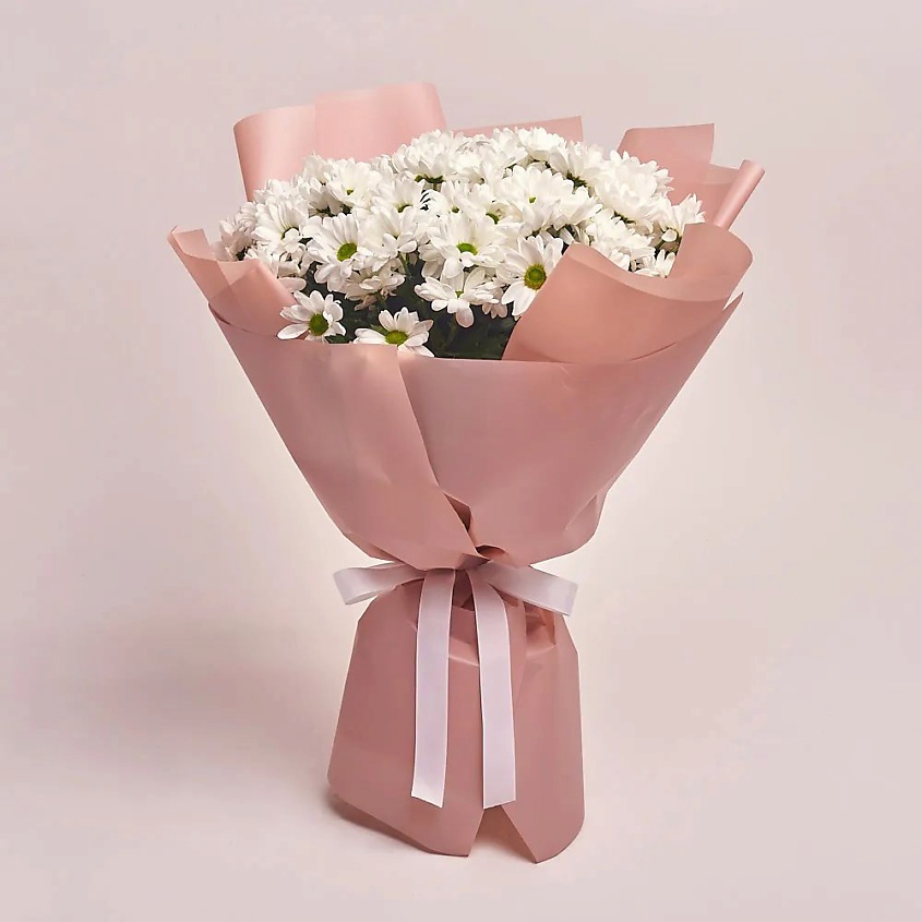 Изображение товара Подарочный букет из 15 кустовых белых хризантем в упаковке