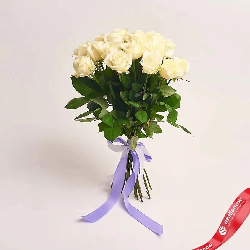 Изображение товара Букет из 19 белых роз 50 см - стильный подарок к любому празднику