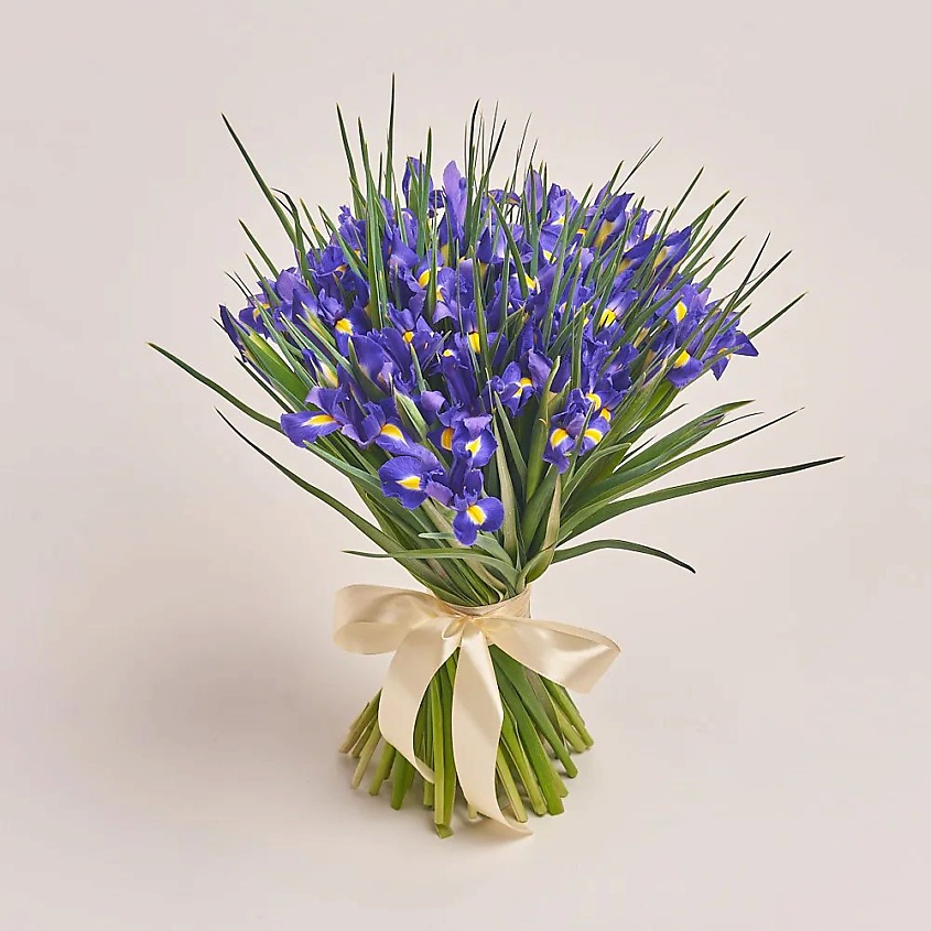 Изображение товара Букет из 51 ириса от AzaliaNow с доставкой и украшениями