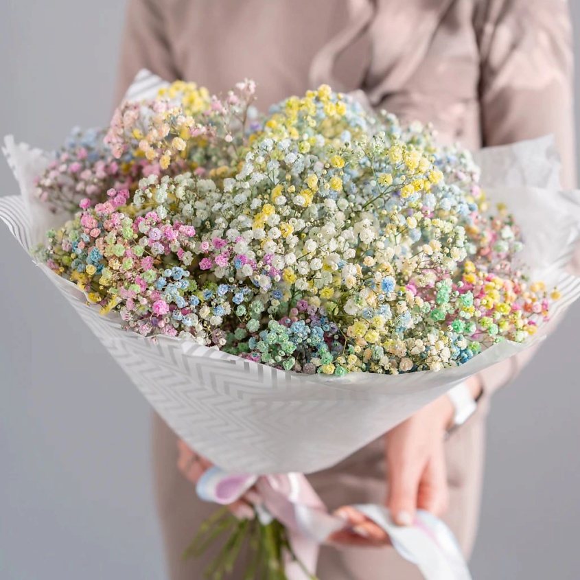 Изображение товара AZALIANOW ЦВЕТЫ. ПОДАРКИ. ДЕКОР Букет 9 разноцветных гипсофил в матовой пленке, Букеты и композиции из живых цветов могут на несколько тонов отличаться от изображений. Часть цвета искажается в зависимости от настроек экрана.