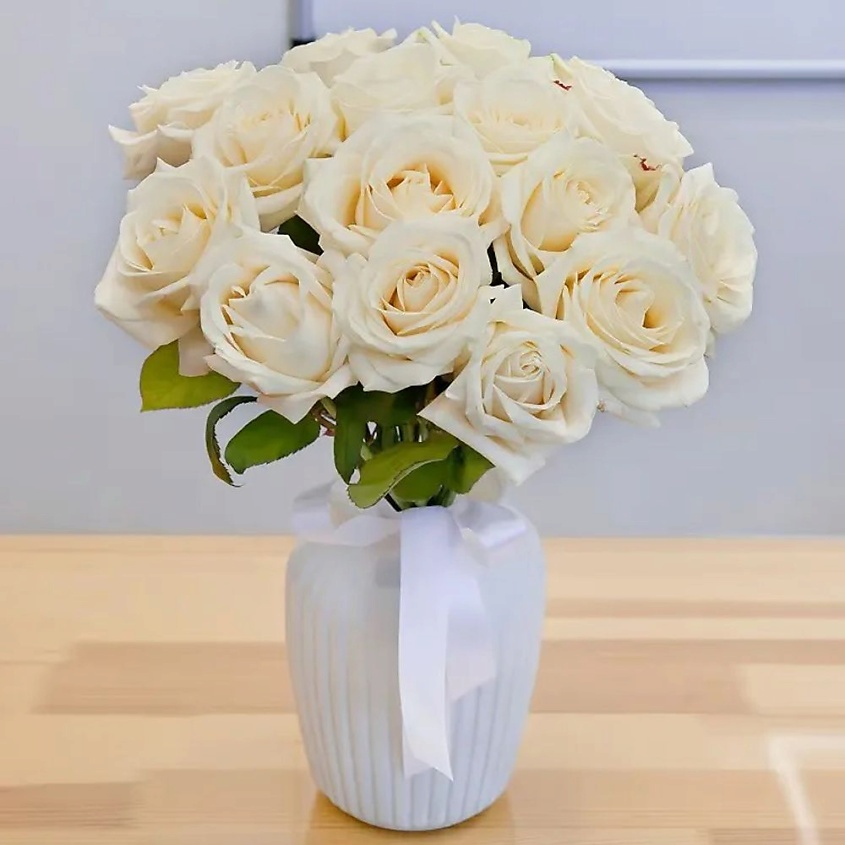 Изображение товара AZALIANOW ЦВЕТЫ. ПОДАРКИ. ДЕКОР Нежный букет 23 белые розы 40 см, Букеты и композиции из живых цветов могут на несколько тонов отличаться от изображений. Часть цвета искажается в зависимости от настроек экрана.