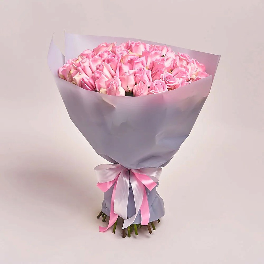 Изображение товара Букет из 51 розовой розы 40 см в сиреневой пленке и ленте AZALIANOW