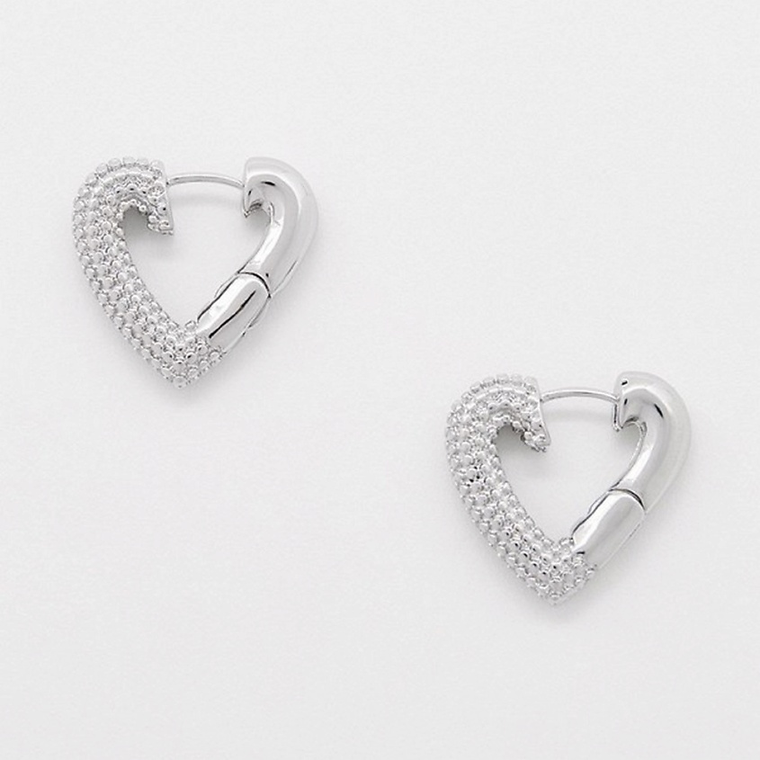 Изображение товара Серьги LOVE от PABUR - стильное украшение для женщин