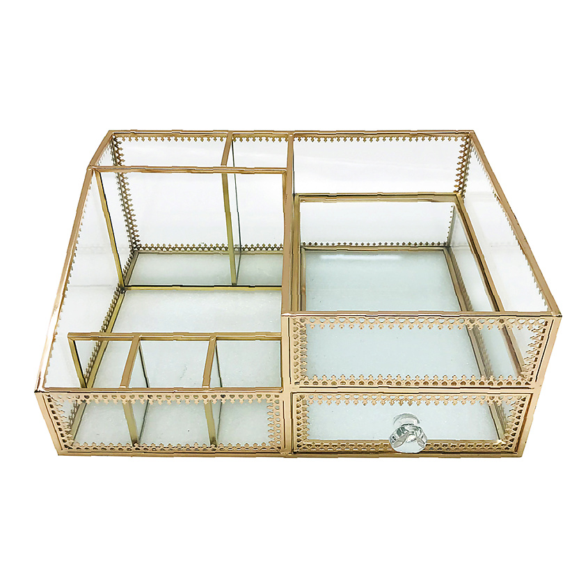Изображение товара Стеклянный органайзер для косметики и кистей Кларис 25х19х10 см с золотой отделкой