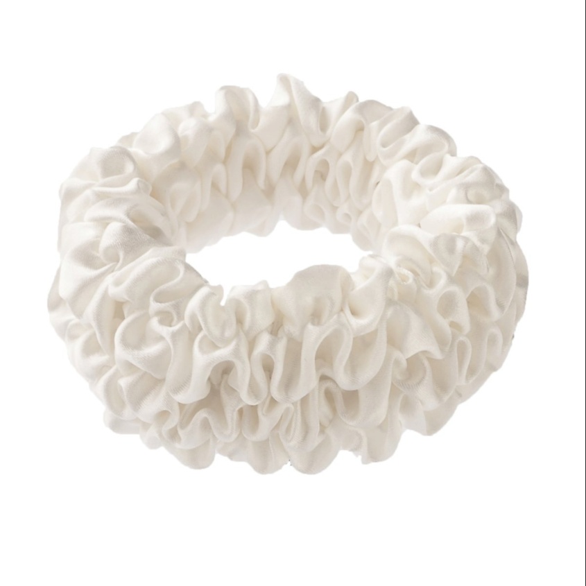 Изображение товара SILK MANUFACTURE Шёлковая резинка для волос SUPER TAIL, белый, Белый жемчуг