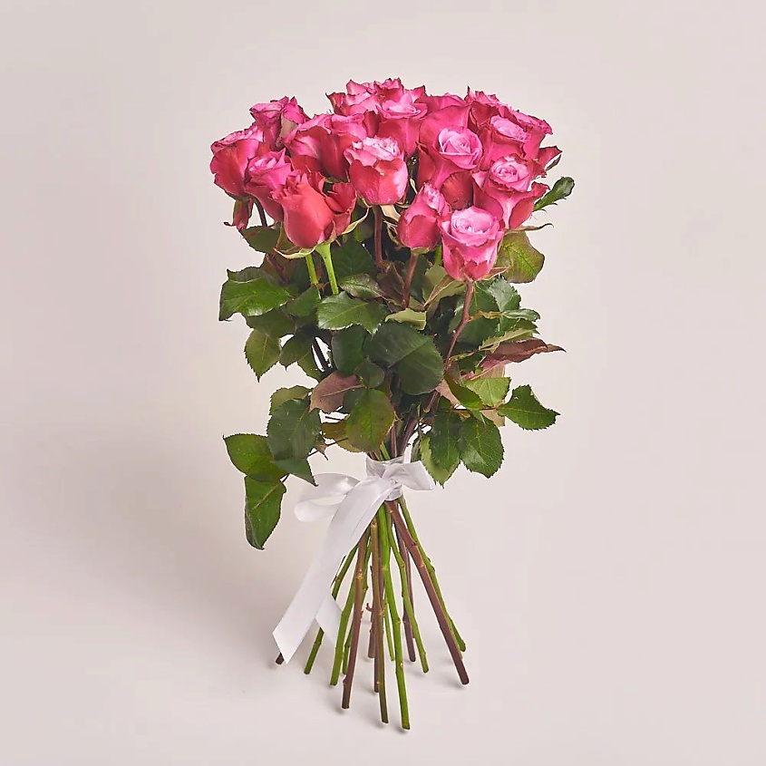 Изображение товара AZALIANOW ЦВЕТЫ. ПОДАРКИ. ДЕКОР Яркий букет из 19 розовых роз 50 см, Букеты и композиции из живых цветов могут на несколько тонов отличаться от изображений. Часть цвета искажается в зависимости от настроек экрана.
