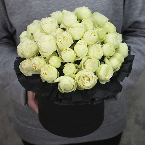 

FLORPRO Коробка из 15 кустовых пионовидных роз «Бланманже», Коробка из 15 кустовых пионовидных роз «Бланманже»