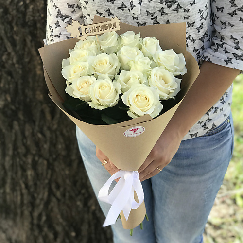 

FLORPRO 15 белых роз на 1 сентября, 15 белых роз на 1 сентября