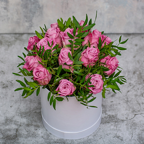 

FLORPRO 15 фиолетовых роз в коробке, 15 фиолетовых роз в коробке