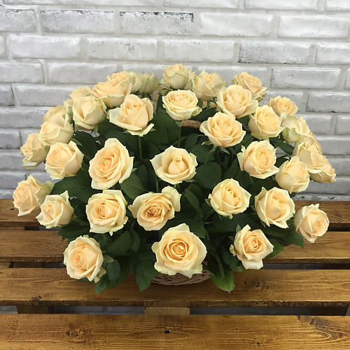 

FLORPRO 51 персиковая роза в корзине, 51 персиковая роза в корзине